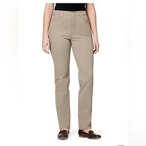 Gloria Vanderbilt Straight Leg Jeans in Khaki